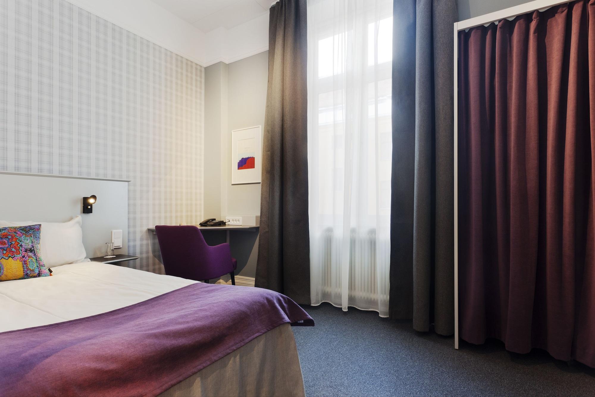 Hotel Oerebro Extérieur photo
