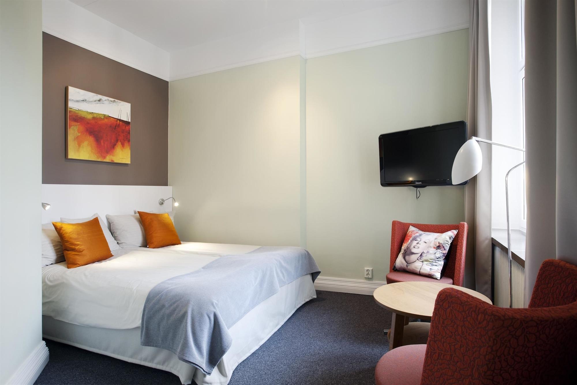 Hotel Oerebro Extérieur photo